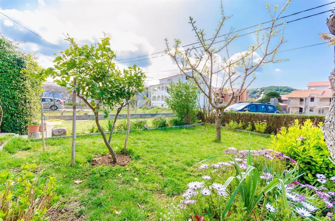 Apartments Mijatovic لوبار 0*,  كرواتيا